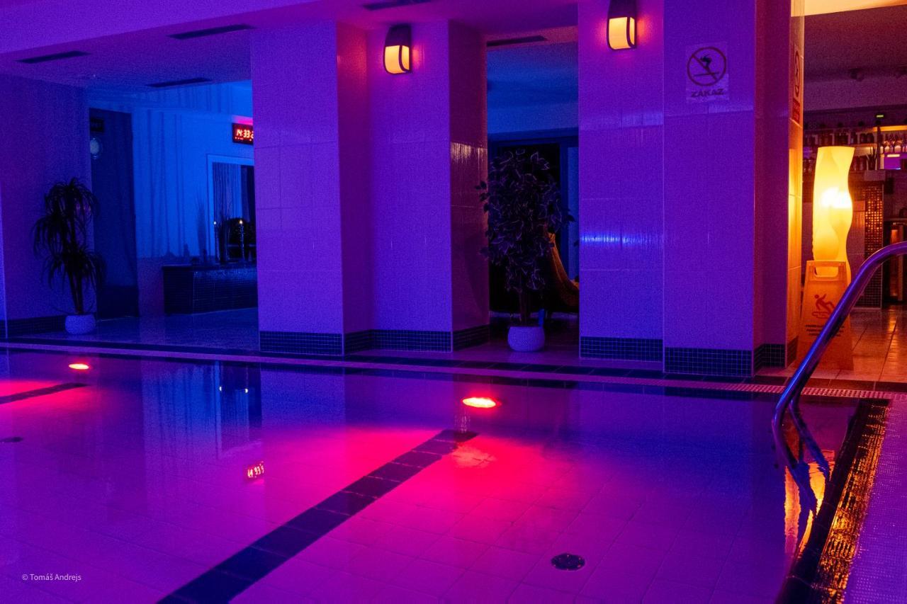 Hotel Tommy Wellness & Spa Наход Экстерьер фото