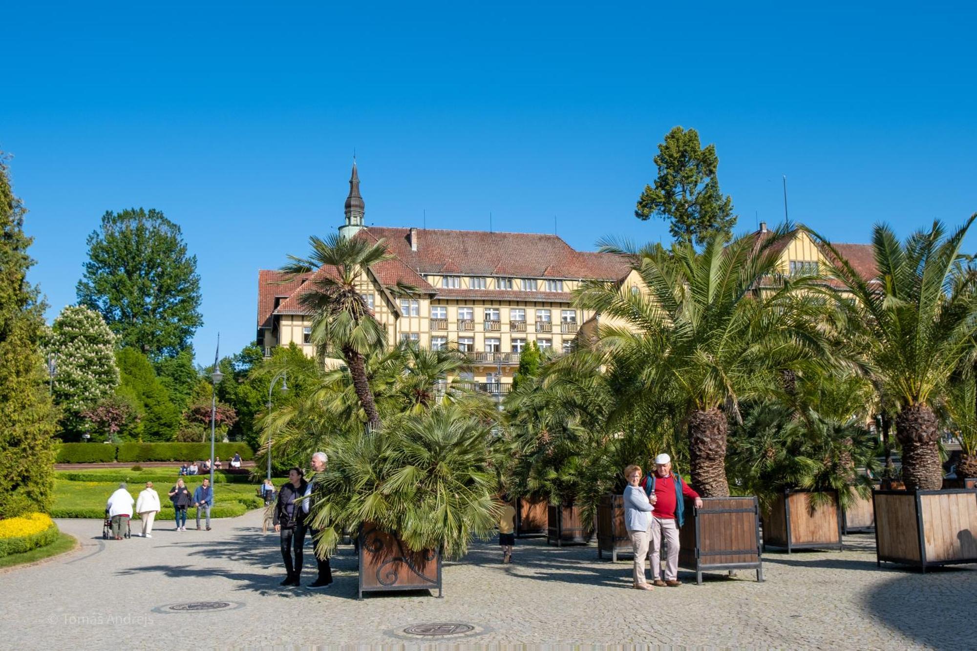 Hotel Tommy Wellness & Spa Наход Экстерьер фото