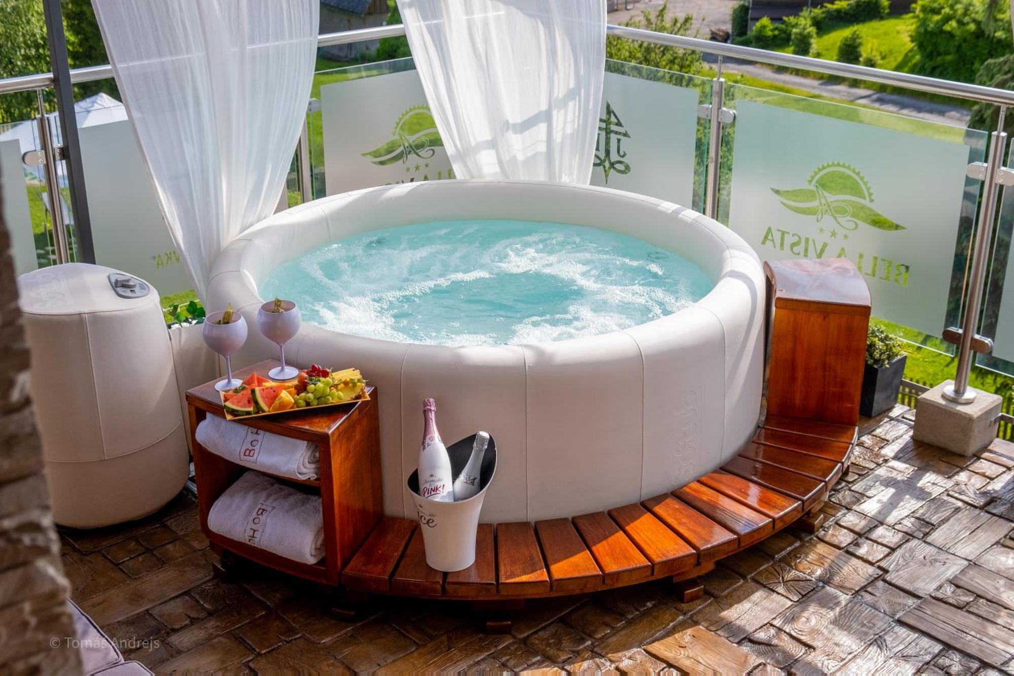 Hotel Tommy Wellness & Spa Наход Экстерьер фото
