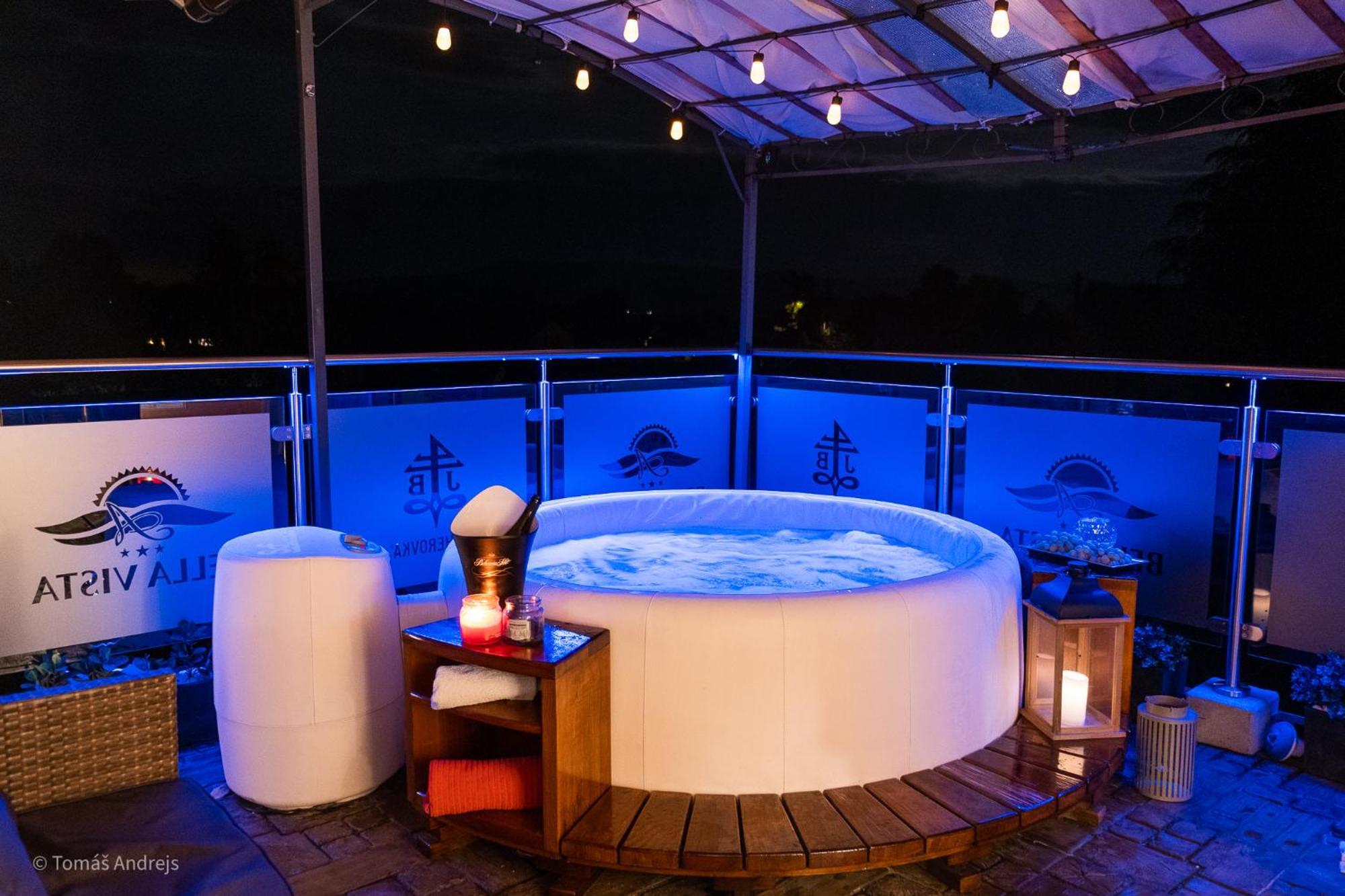 Hotel Tommy Wellness & Spa Наход Экстерьер фото