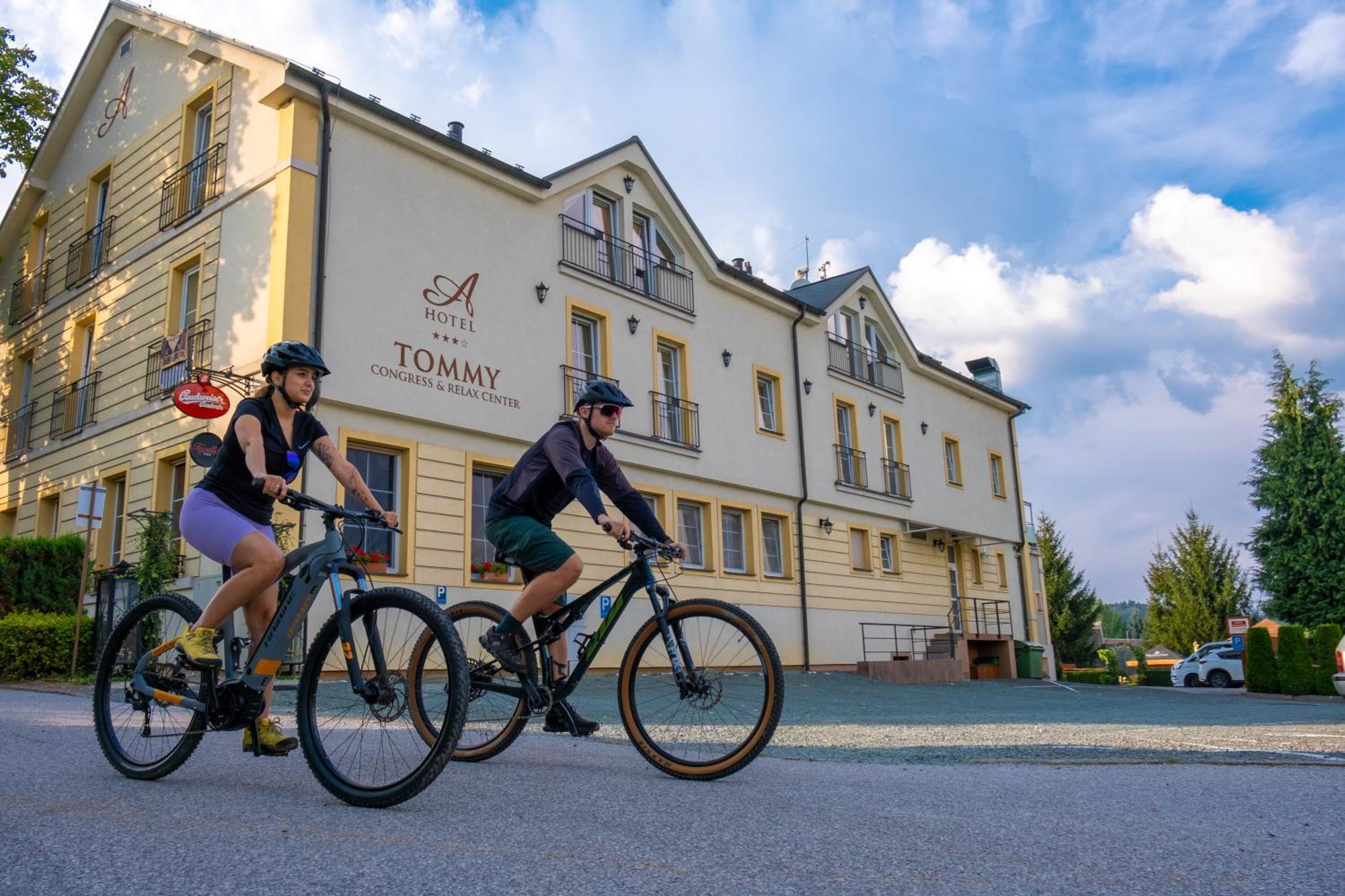 Hotel Tommy Wellness & Spa Наход Экстерьер фото