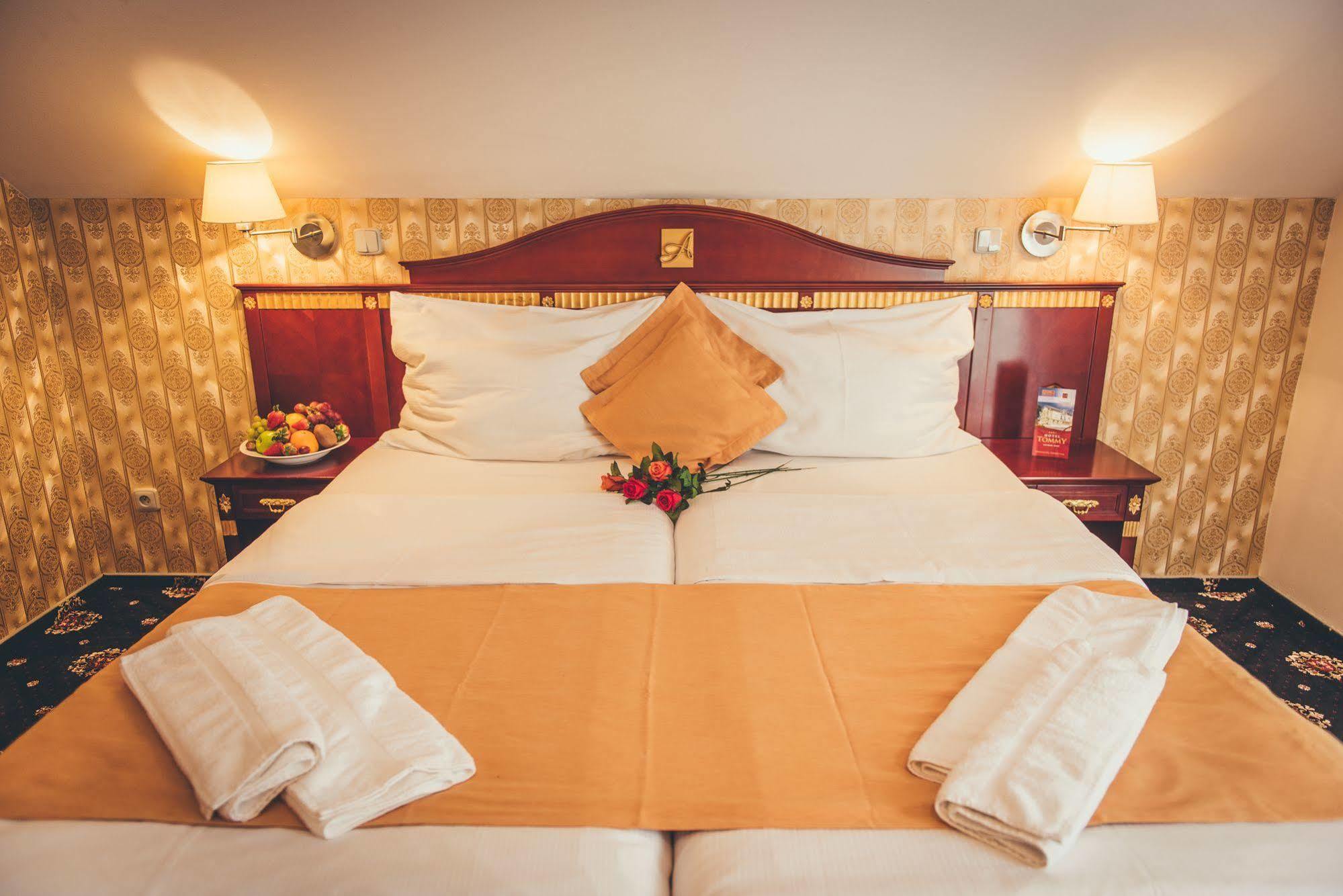 Hotel Tommy Wellness & Spa Наход Экстерьер фото
