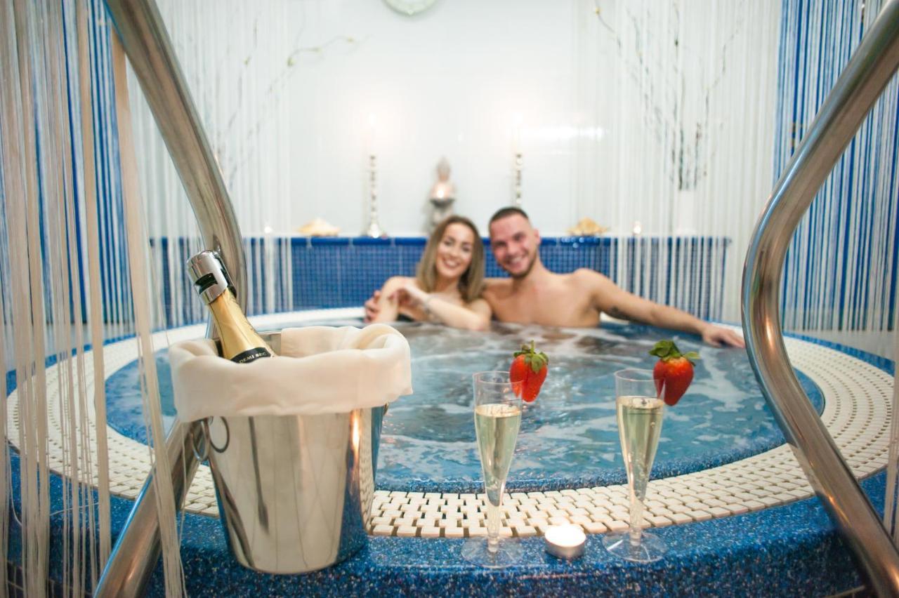 Hotel Tommy Wellness & Spa Наход Экстерьер фото