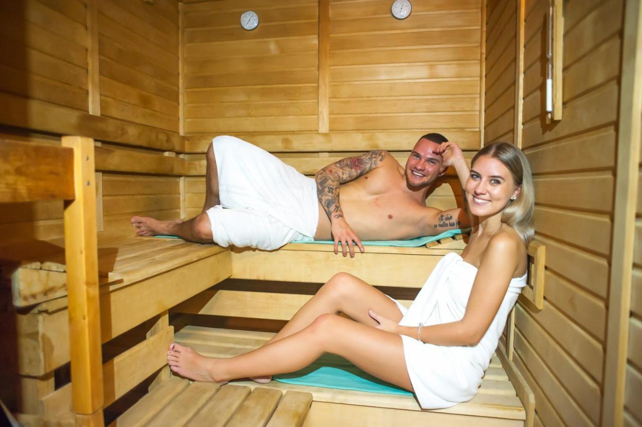 Hotel Tommy Wellness & Spa Наход Экстерьер фото